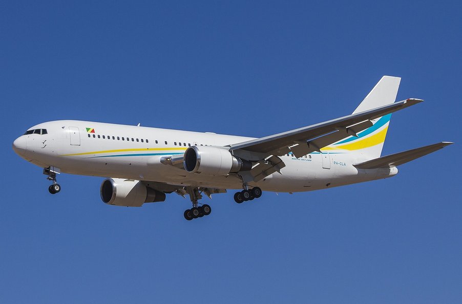 Самолёт будущего президента Республики Казахстан приземлился в небольшом аэропорту областного города Актюбинска и медленно выруливал к ВИП-площадке. 