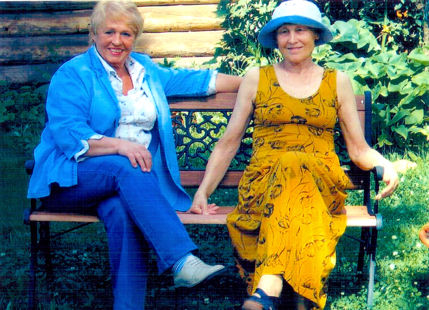 Сестры Евгения и Светлана - дочери классика сибирской литературы и жены писателей России.jpg