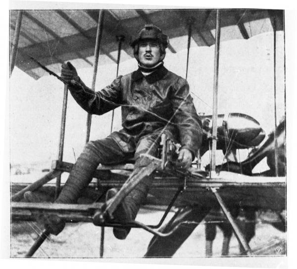 Авиатор Борис Маслеников на аппарате Farman.Приблизительно 1911 год